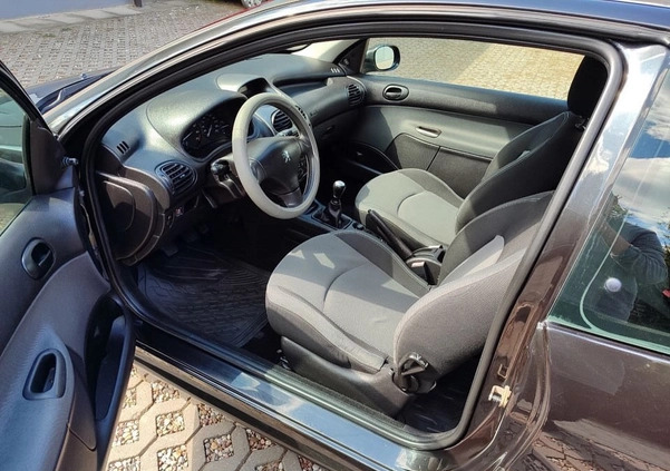 Peugeot 206 cena 10000 przebieg: 227000, rok produkcji 2007 z Radom małe 137